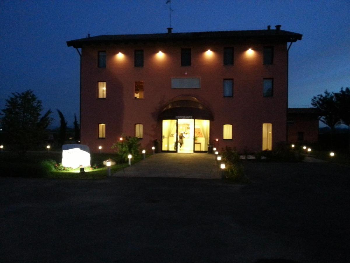 Hotel La Vecchia Reggio Reggio Emilia Exteriör bild