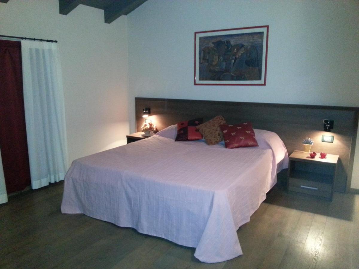 Hotel La Vecchia Reggio Reggio Emilia Exteriör bild