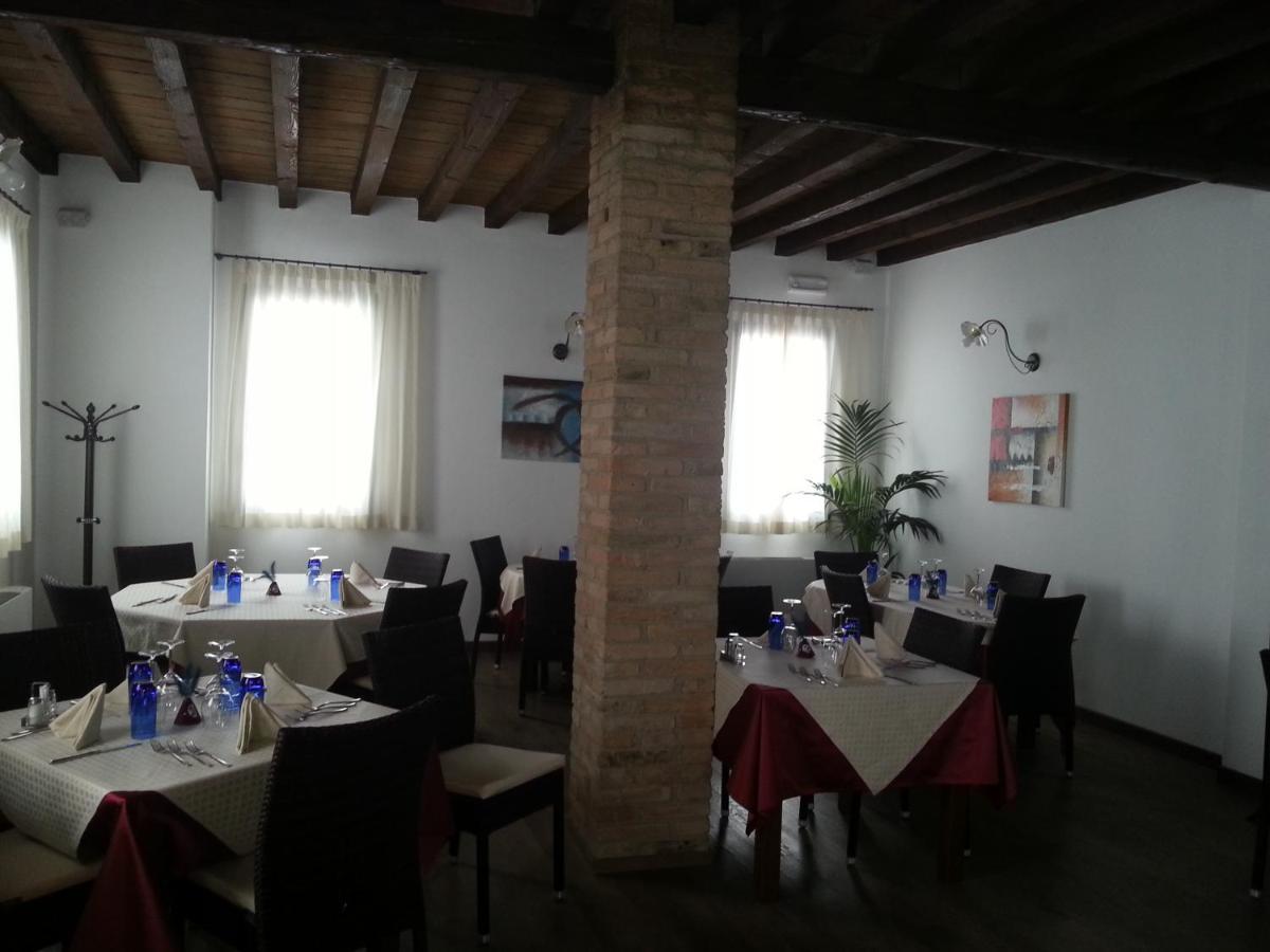 Hotel La Vecchia Reggio Reggio Emilia Exteriör bild