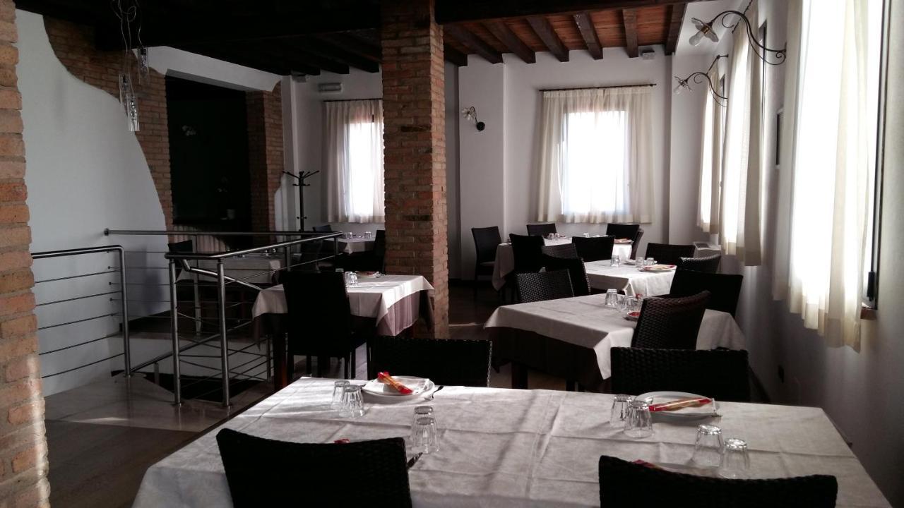 Hotel La Vecchia Reggio Reggio Emilia Exteriör bild
